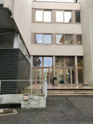 ACCES PMR-BATIMENT D- VIA ENTREE PARKING PLACE CARNOT.JPG