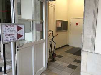 ENTREE ACCUEIL SCOLARITE RDC BAT E.JPG