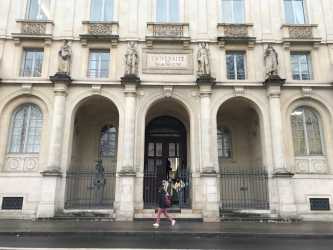 ENTREE PRINCIPALE 13 PLACE CARNOT.JPG
